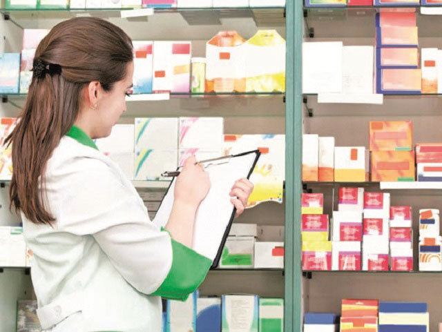 Cum a evoluat numărul de farmacii? În România funcționează peste 8.100 de farmacii în 2022, cu 32% mai multe față de 2008