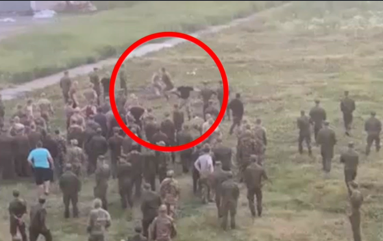 Haos într-o tabără de antrenament din Moscova: un soldat care s-a răzvrătit împotriva superiorilor a fost bătut până la moarte - ​VIDEO