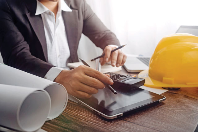 Un salariu pe zi. Un inginer PLC câștigă între 1.600 și 2.000 de euro net pe lună
