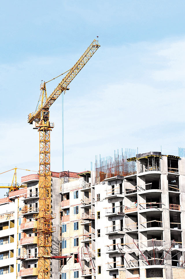 Dezvoltatorii imobiliari reacționează la setul de măsuri discutate de guvern: „Este o decizie total irațională. Impactul va fi devastator, prețurile apartamentelor vor crește“