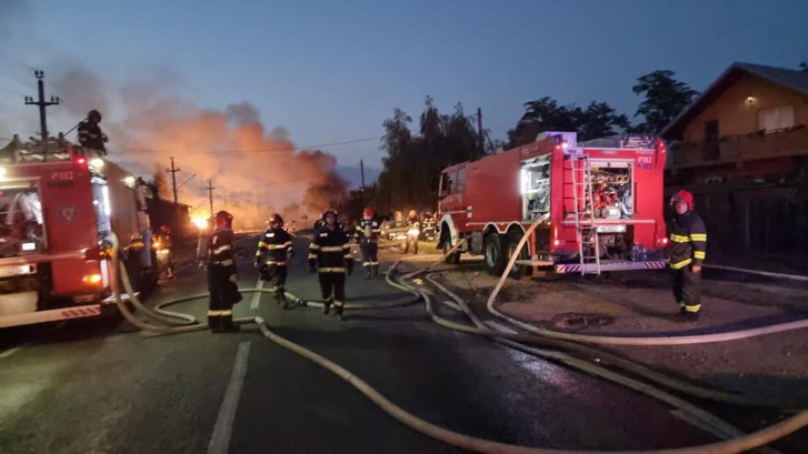 S-a dezlănțuit iadul lângă București. Exploziile catastrofale de la stația GPL au fost filmate - VIDEO