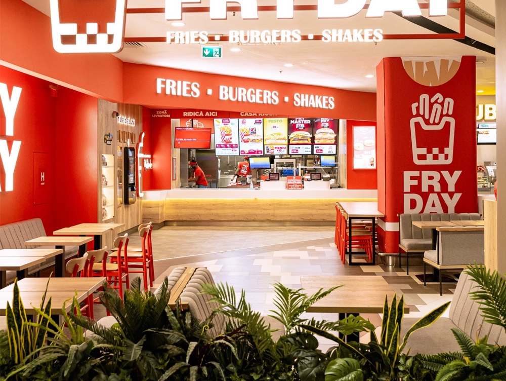 Cine este suceveanul care a creat un lanț românesc de restaurante ce se luptă cu giganții KFC și McDonald’s. El a ajuns la 8 unități și venituri de 5 milioane euro în acest an