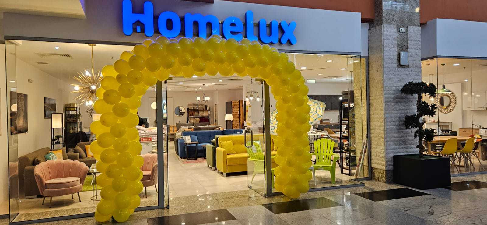 Omer Susli reia expansiunea rețelei de magazine cu decorațiuni Homelux, după ce a închis două anul trecut. Cea mai recentă inaugurare este la Râmnicu Vâlcea