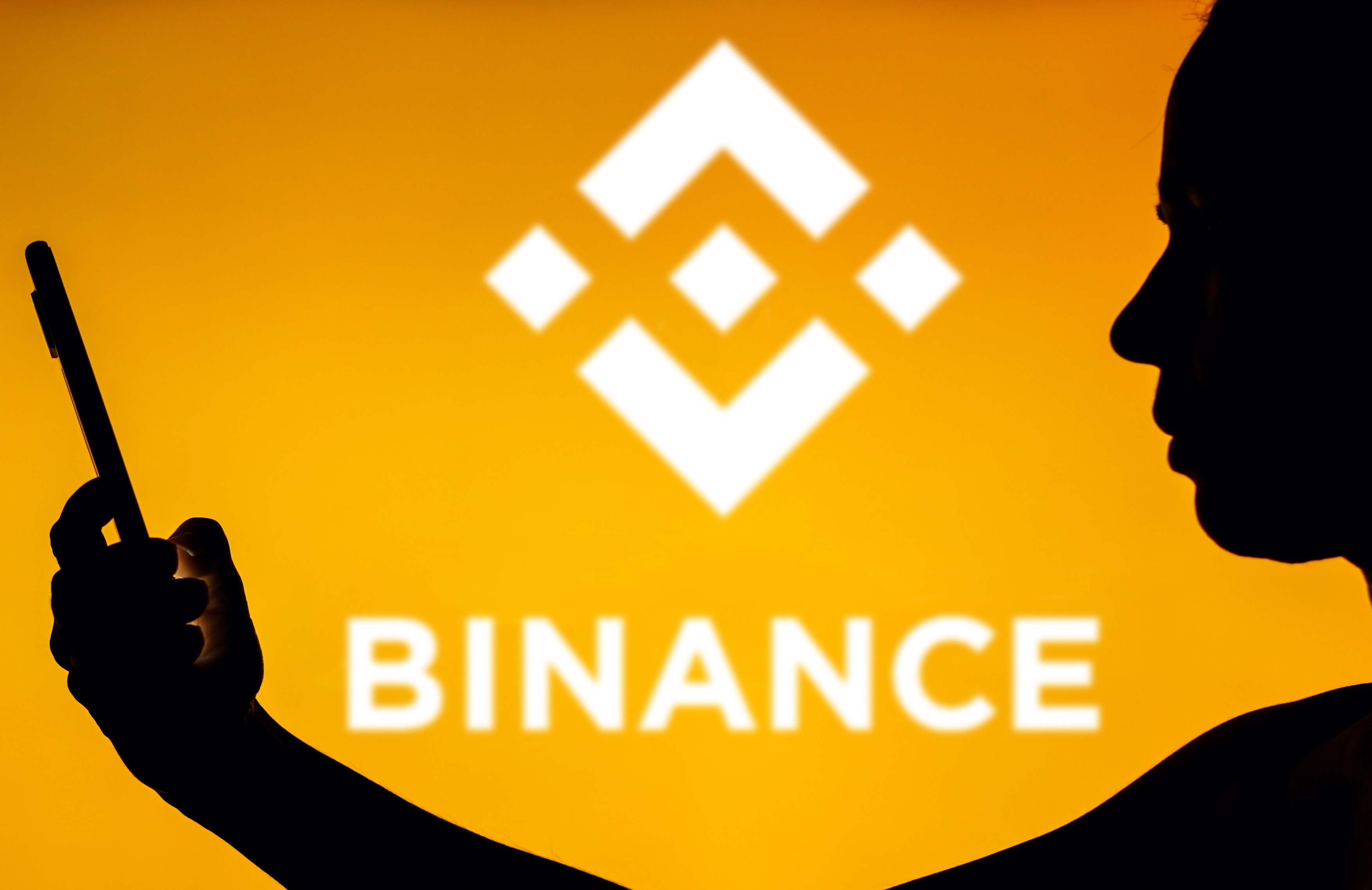 Paradoxul chinezesc în lumea monedelor virtuale: Criptomonedele sunt ilegale în China, dar Binance, cel mai mare cripto-exchange din lume, rulează un business de 90 de miliarde de dolari sfidând regulile