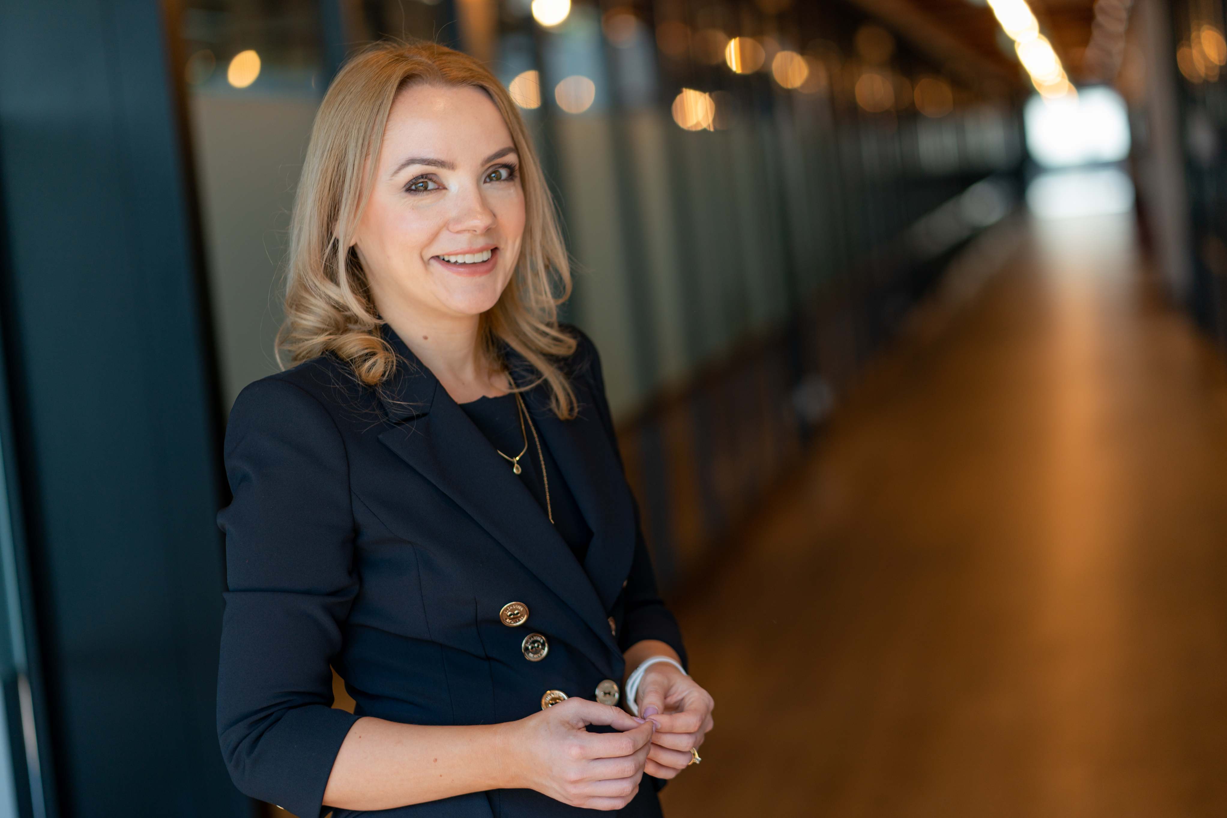 Cât cheltuie românii vara pe haine. Brandurile scandinave câștigă teren