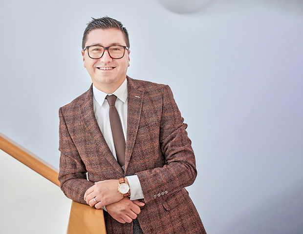 100 Tineri manageri de top. Tiberiu Grigorescu, JTI România