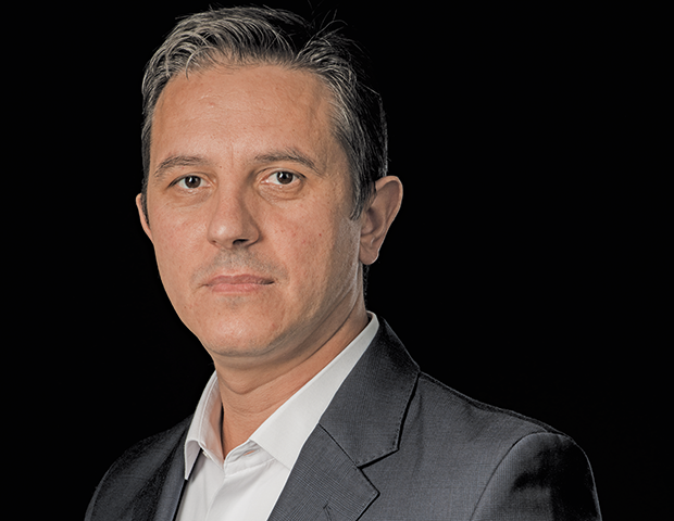 Cât de greu este să fii părinte în era în care copilul are acces la orice cu o atingere și ce soluție a găsit o afacere românească pentru a ajuta și părinții, și copiii