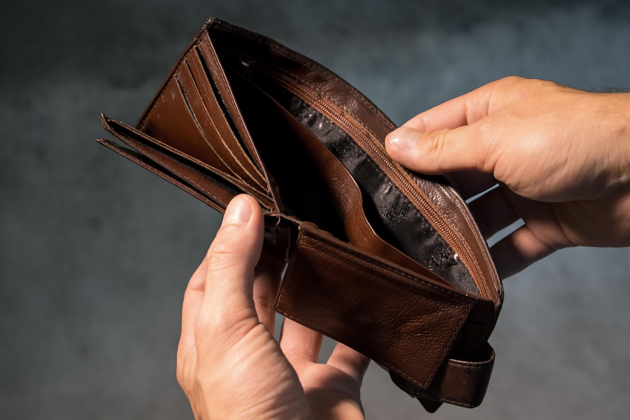 Care este țara europeană tot mai sufocată de recesiune și de o piață imobiliară distrusă. Cetățenii abia mai fac față cheltuielilor imense și trebuie să facă tot mai multe economii
