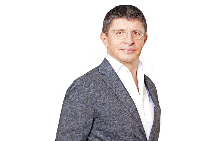 Cine este Silviu Popovici, cel mai puternic executiv român: a renunțat la o carieră în învățământ și acum conduce un business de aproape 13 miliarde de euro în Europa
