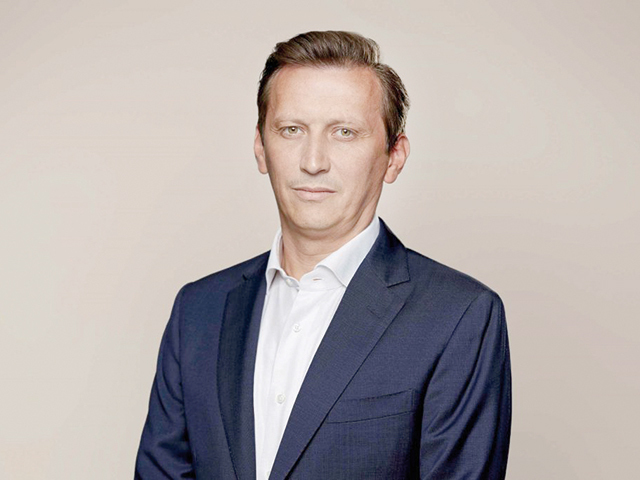 Penny aruncă manușa liderilor din comerț. CEO-ul firmei-mamă vrea 2 mld. euro din România. În România, rețelele de comerț modern aleargă în galop, nimeni nu condiționează extinderea lor de zone de producție cu investiții similare