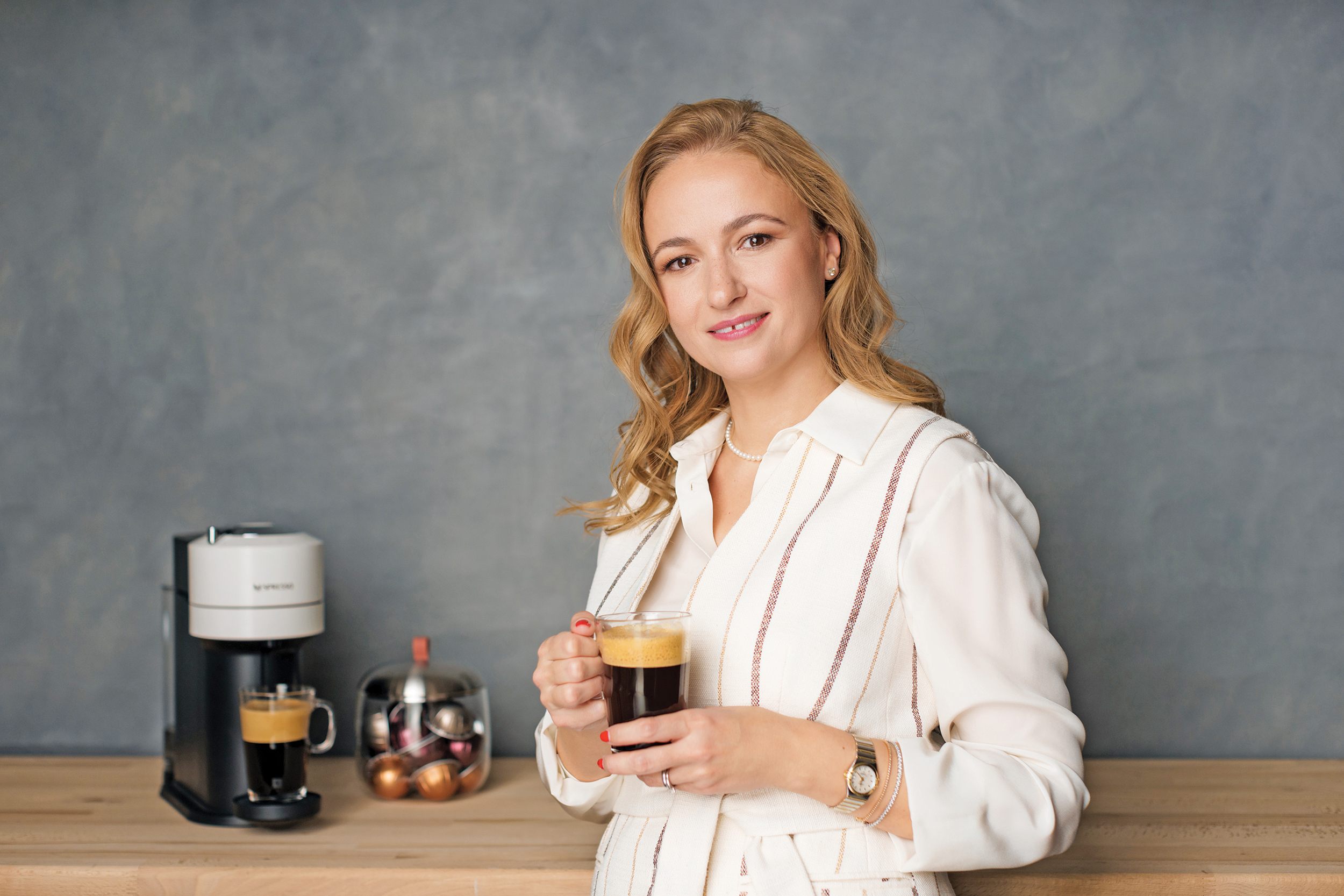 De aproape două decenii, Ana-Maria Doxan își bea cafeaua în aceeași companie. Care este povestea liderului Nespresso România?