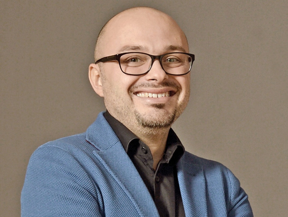Cum reușește o mică afacere românească să țină pasul cu giganții internaționali deși are doar patru servicii în portofoliu. Ba chiar își vinde produsele și peste hotare