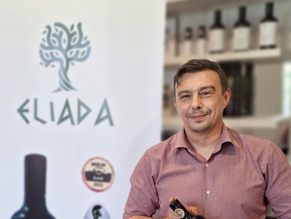 Afacerea cu produse aduse de pe pe tărâmul zeilor, dar făcută de o familie de români din țara noastră