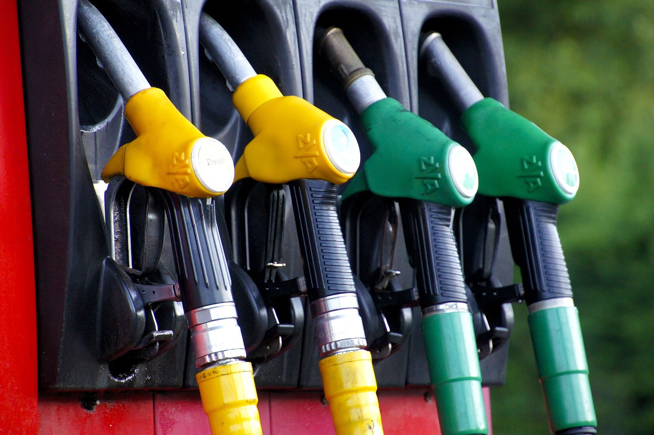 Vești foarte proaste pentru toată lumea. Prețurile motorinei și benzinei pot exploda după deciziile luate de Arabia Saudită și Rusia zilele acestea