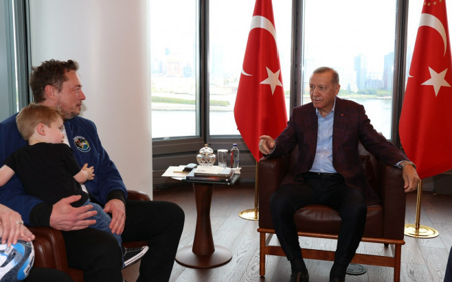 Incredibil pe cine a adus cu el Elon Musk la negocierile cu Recep Erdogan. Ce cadou i-a oferit președintele Turciei