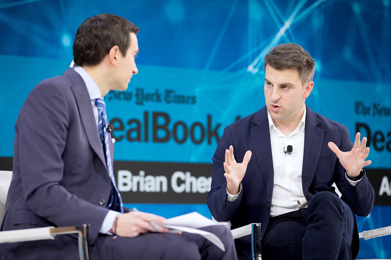 CEO-ul Airbnb îi îndeamnă pe parizieni să-și închirieze casele pentru Jocurile Olimpice