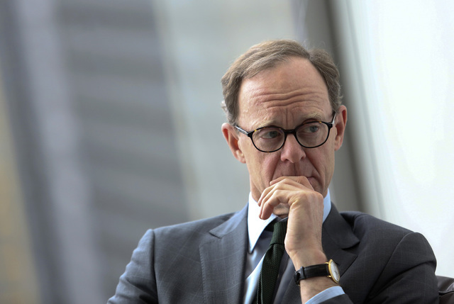 Miliardarul american JC Flowers, care deține în România First Bank, avertizează că o creștere masivă a investițiilor în credite private de către asigurătorii de viață creează un risc sistemic pentru investitori