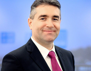 Banca Transilvania este prima bancă din România care oferă transferuri instant în euro, atât plăti, cât și încasări, odată cu aderarea la sistemul european de decontare instant care include peste 500 de bănci din UE