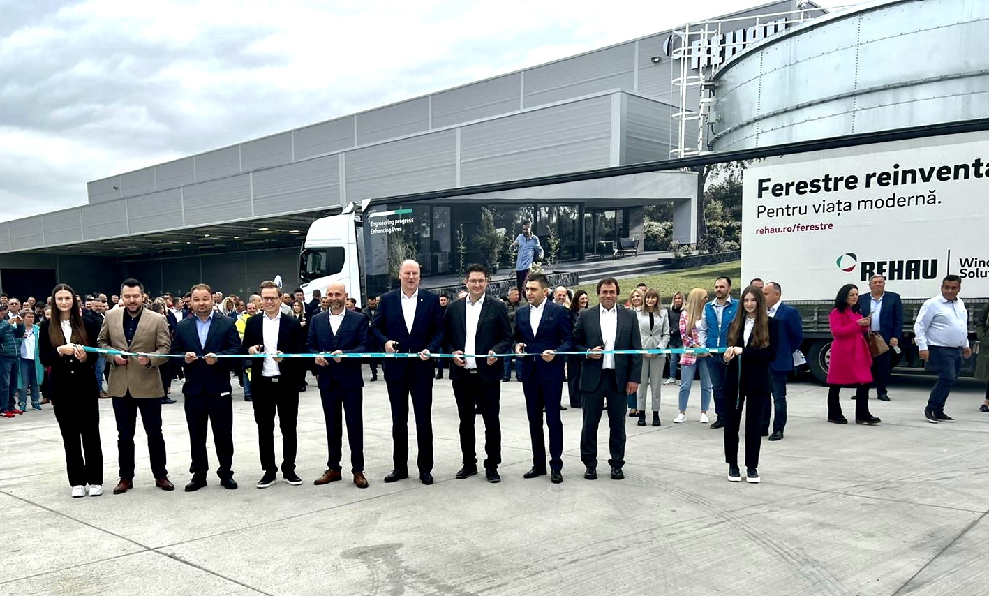 Germanii de la Rehau Window Solutions au investit 10 milioane de euro în Cisnădie în Sibiu într-un centru logistic unde au creat 63 de locuri de muncă