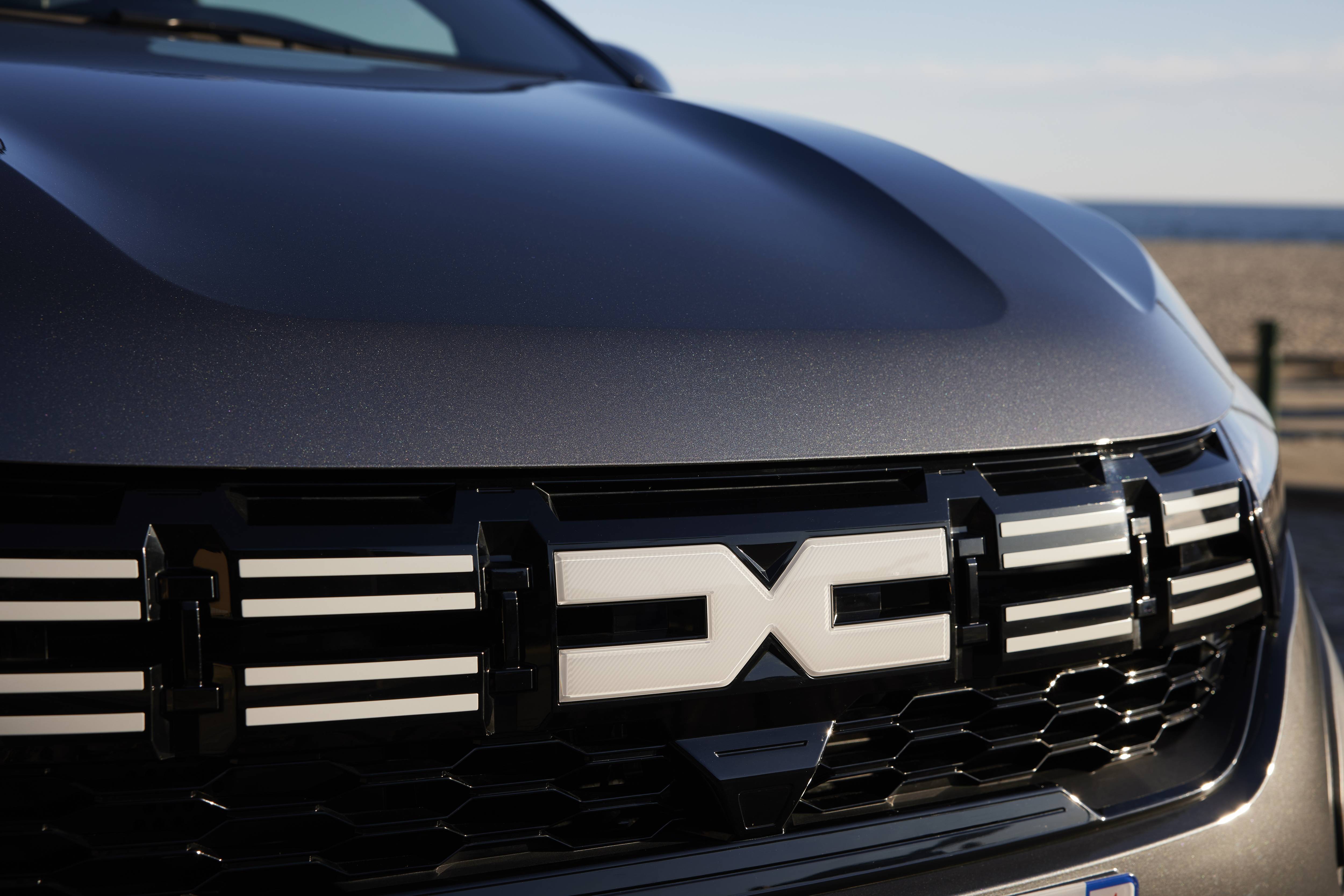 Automobile Dacia este pe locul 6 în topul constructorilor de automobile din Europa de Est după cifra de afaceri, cu un business de 5,17 mld. euro în 2022. Skoda ocupă prima poziție din clasament, cu afaceri de 18,1 mld. euro