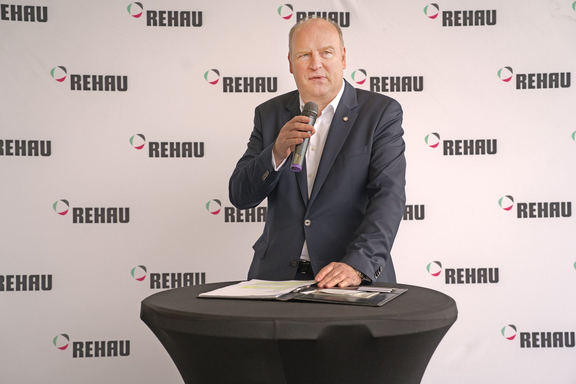 Lumea ferestrelor germane din Cisnădie