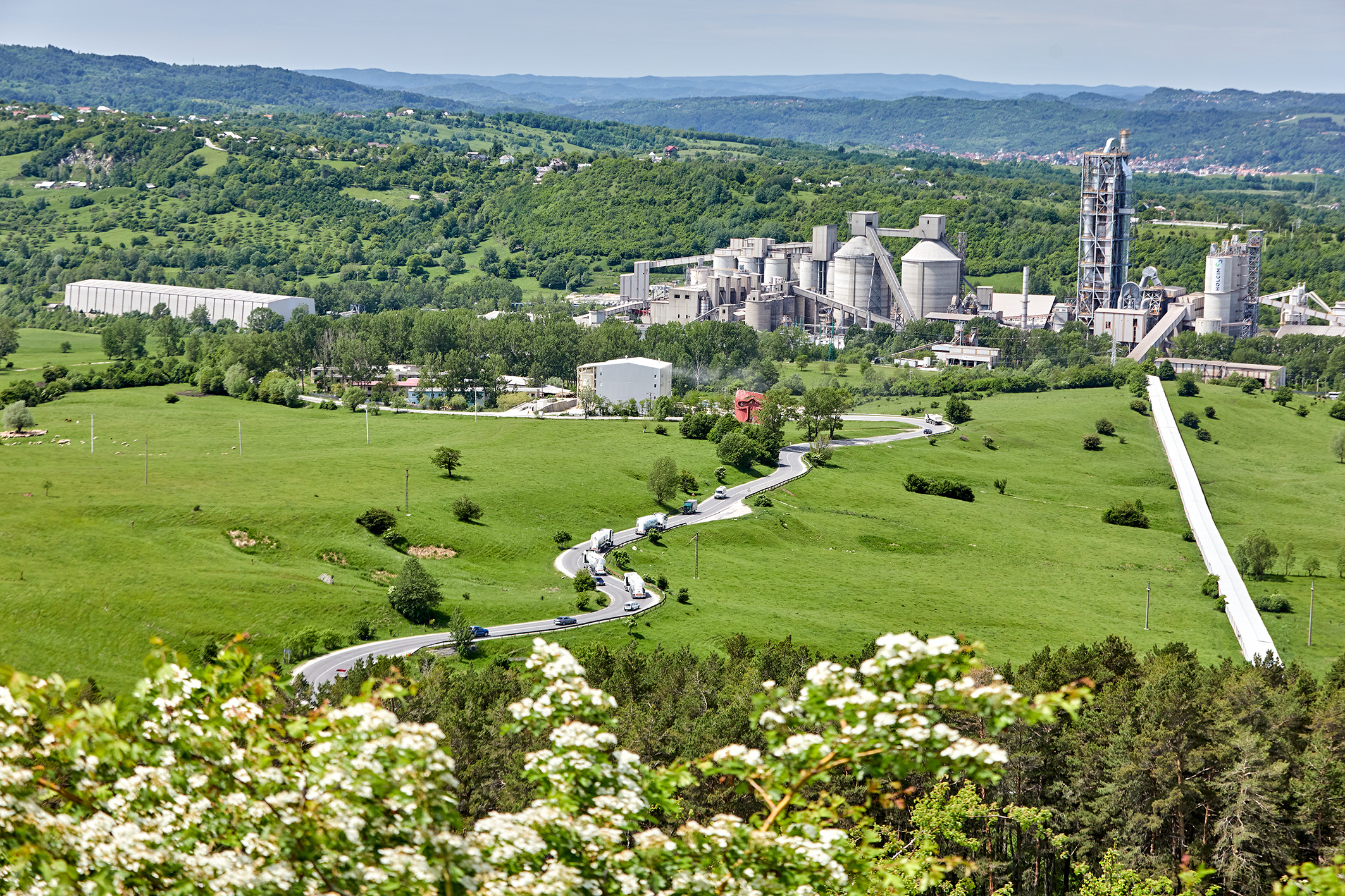 Elvețienii de la Holcim extind cu 20% capacitatea de producție a fabricii de ciment din Campulung, după investiții de peste 25 mil. euro