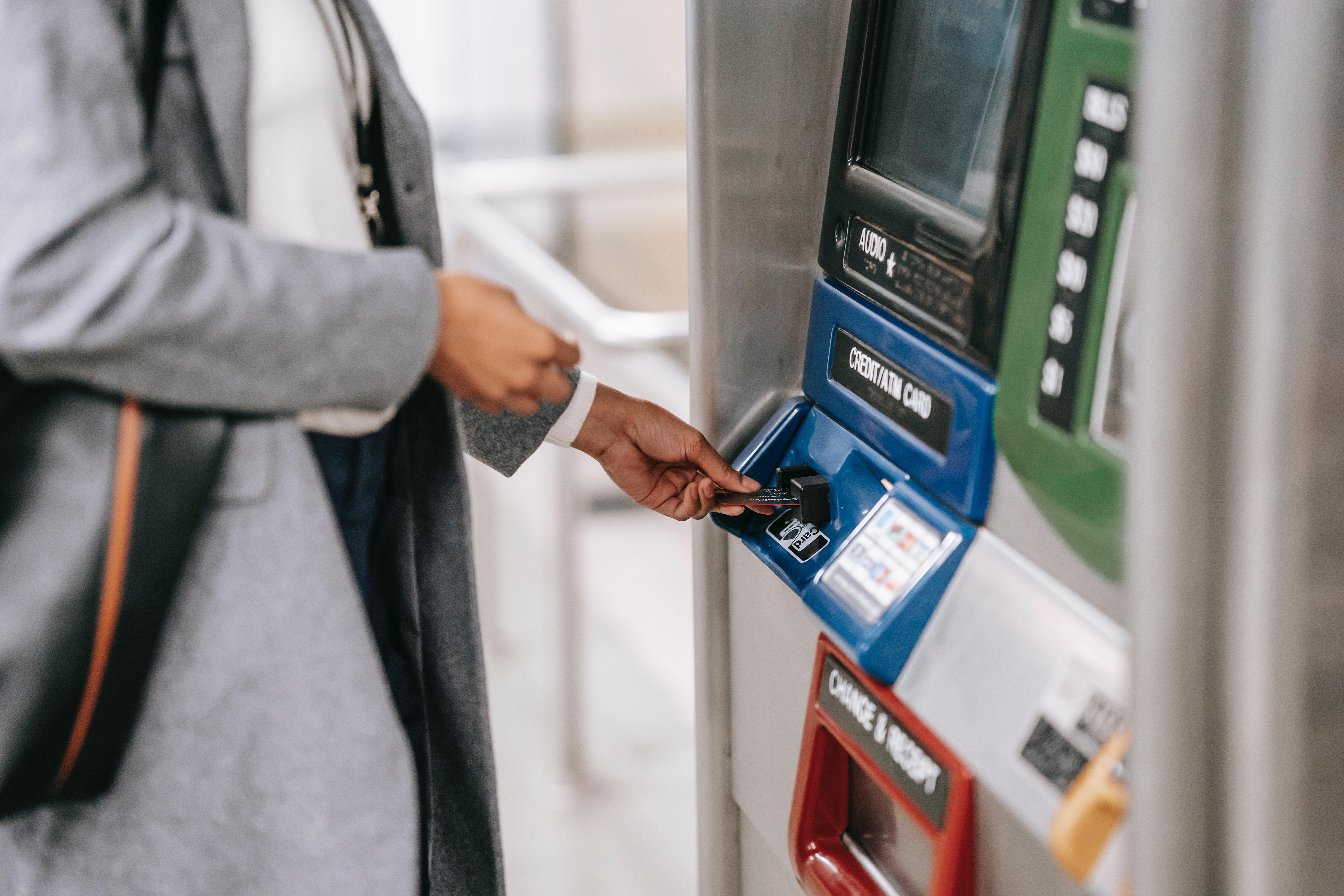 Surpriză: o nouă bancă ar putea intra pe piața din România. Este cea mai mare bancă dintr-o țară vecină