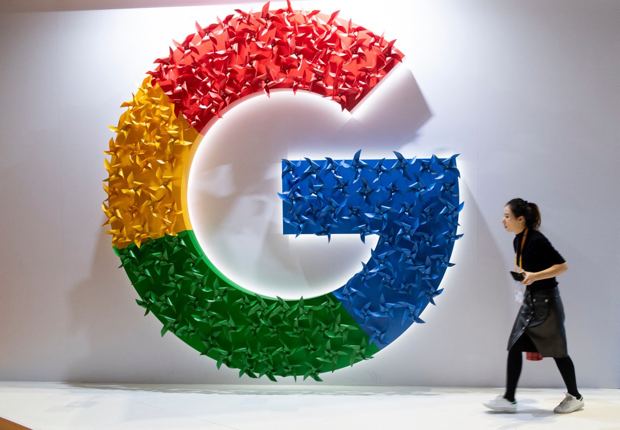 Publicitatea rămâne motorul de creștere al Google. Alphabet, compania mamă a Google, a raportat venituri de 76,7 mld. dolari în T3, depășind estimările analiștilor. Divizia Cloud a înregistrat primul profit operațional din acest an. Acțiunile Google au scăzut cu peste 6% în tradingul after-hours la New York