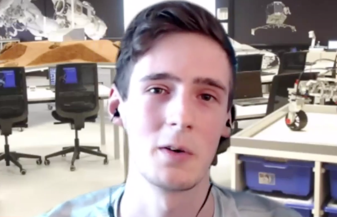 Țara noastră se mândrește cu studenți de succes. Răzvan Muncelean: „Am reușit să ducem România la cele mai înalte culmi ale roboticii”