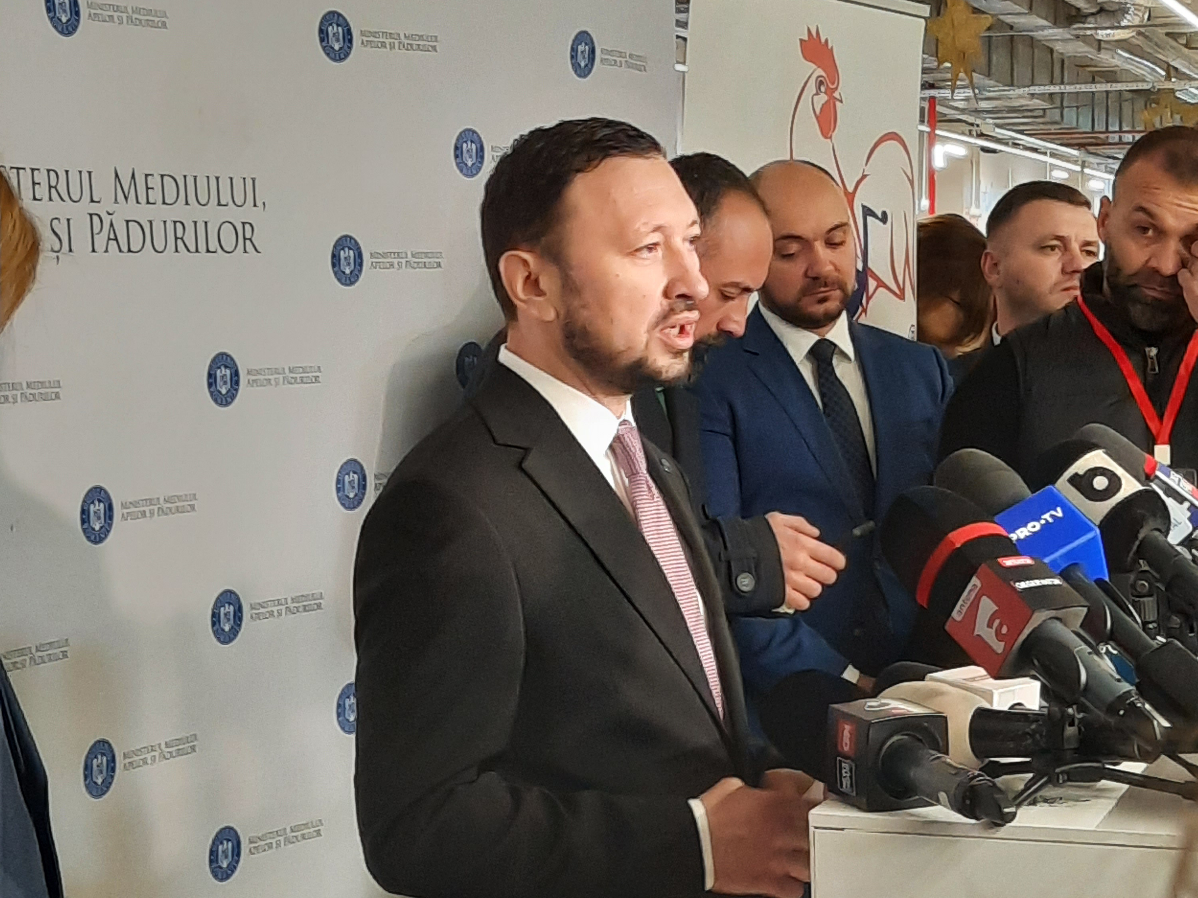 România începe azi implementarea Sistemului Garanție-Returnare. Mircea Fechet, ministrul Mediului: „SGR este ca un copil pe care, în primul an, îl vom învăța să meargă, probabil că la început va mai șchiopăta, dar vom reuși”