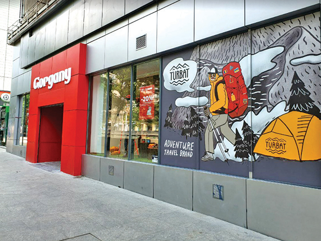 Un antreprenor român preia 50% din acțiunile retailerului ucrainean de echipamente sportive Gorgany din România, la nici un an de la intrarea pe piață, și rebranduiește singurul magazin în Montrek