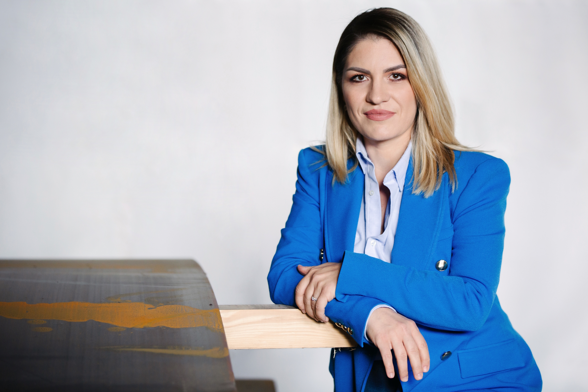 Cum a reușit o antreprenoare din România să facă 1 milion de euro din țevi și table din oțel?