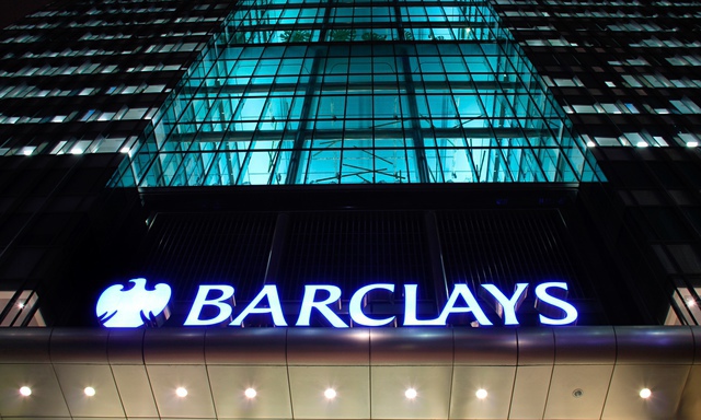 Marile bănci încep să taie costuri: Barclays analizează un plan prin care ar renunța la mii de clienți din cadrul băncii sale de investiții, încercând să reducă cu 1 miliard de lire sterline costurile