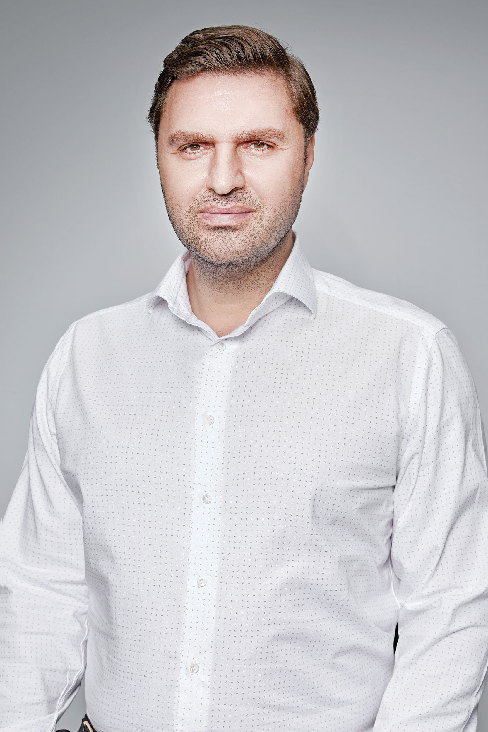 Costin Dămășaru, fondator Veruvis: Valorile și cunoștinȚele dobândite dintr-un hobby pot ghida deciziile și comportamentul în afaceri”