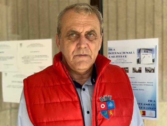 EXCLUSIV: Primarul PSD de Mioveni, „nu am luat, am dat”, a fost trimis în judecată de DNA. Procurorii au pus sechestru și pe vila cu cramă de 300.000 de euro a primarului și cer instanței confiscarea extinsă a imobilului de 355 mp. Primarul făcea cumpărături de la Victoria's Secret și Armani