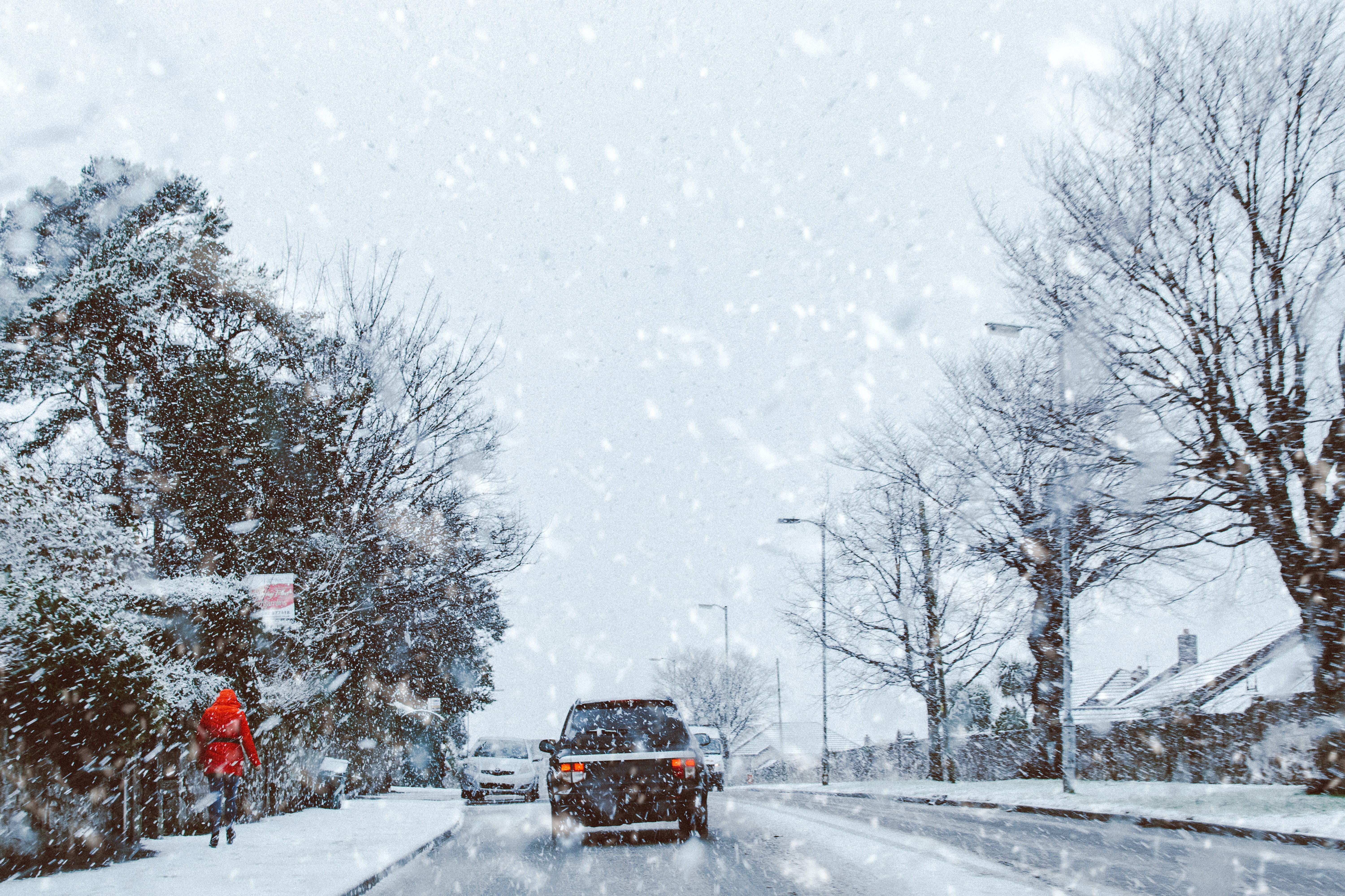 Care este țara unde iarna deja face ravagii. Sute de zboruri au fost reprogramate și numeroase școli au fost închise, iar autoritățile din mai multe orașe au emis alerte meteorologice și au avertizat oamenii