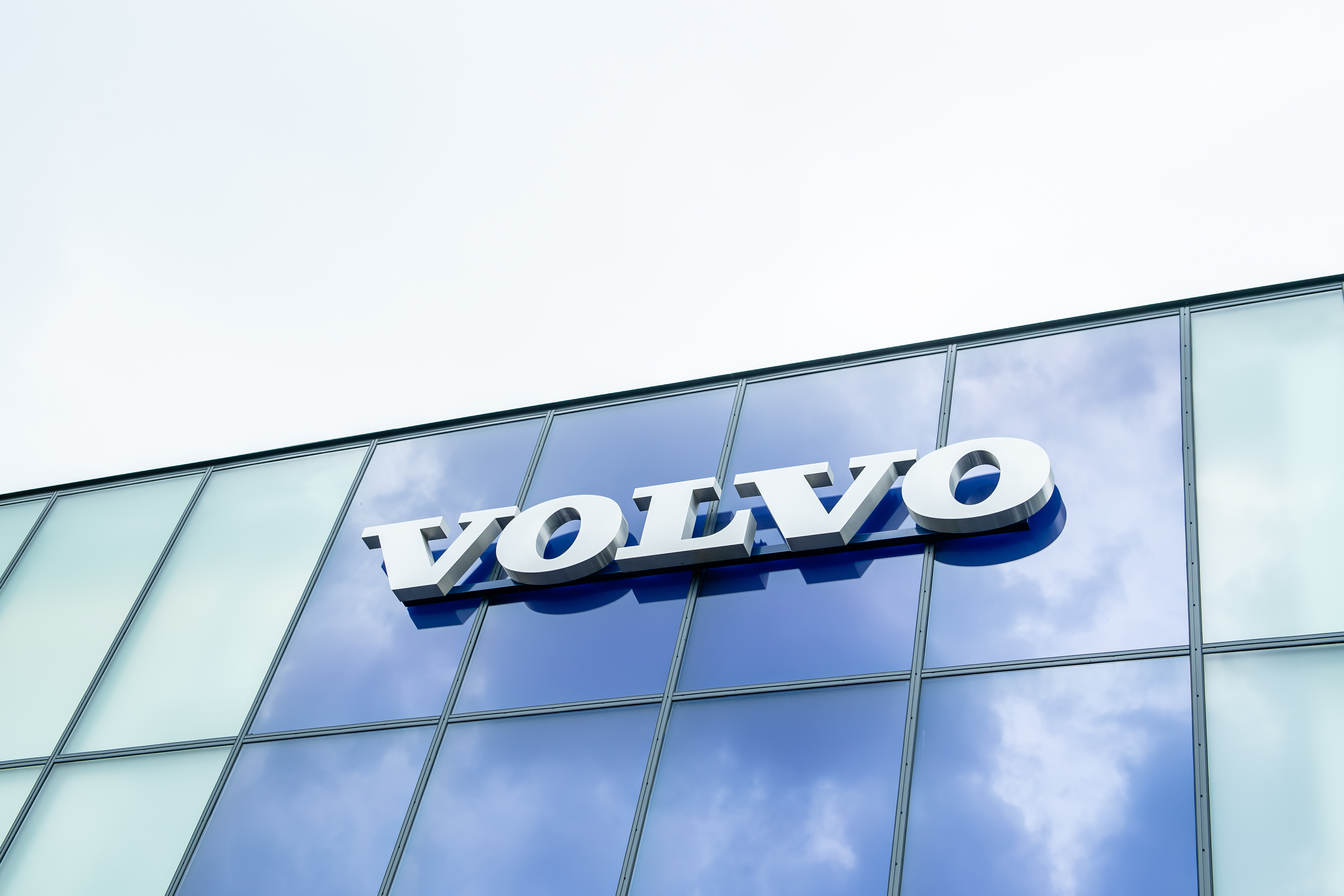 Volvo Cars și-a dublat rețeaua de dealeri autorizați în România în ultimii trei ani, după ce anul acesta s-a extins în Timișoara, Oradea și Târgu Mureș