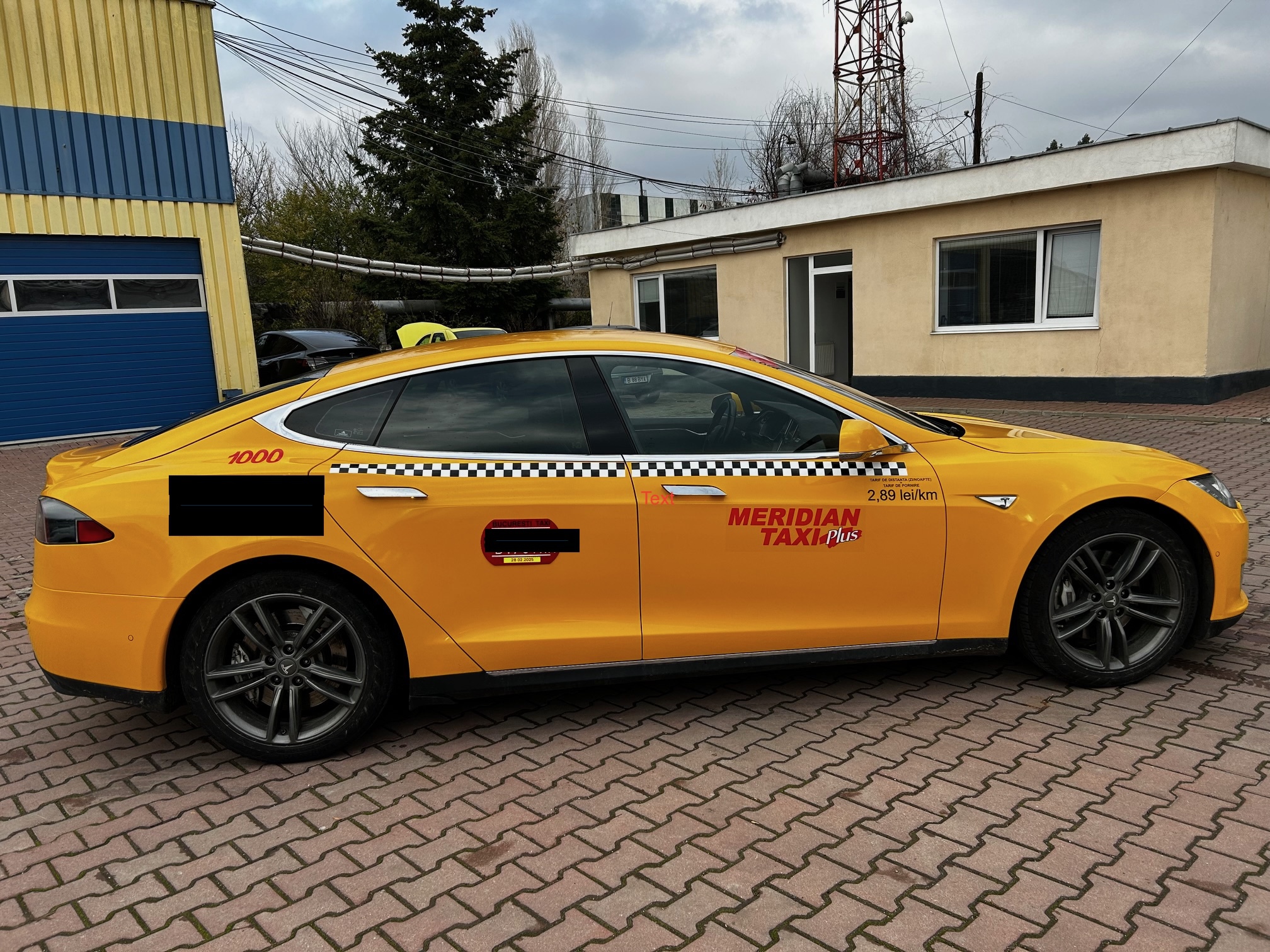 Una dintre cele mai vechi companii de taxi din București, a inclus în flotă autoturisme Tesla. Dan Boabeș: Testăm reacția pieței dar și a șoferilor. Am putea avea 40 de mașini electrice până la finele anului viitor