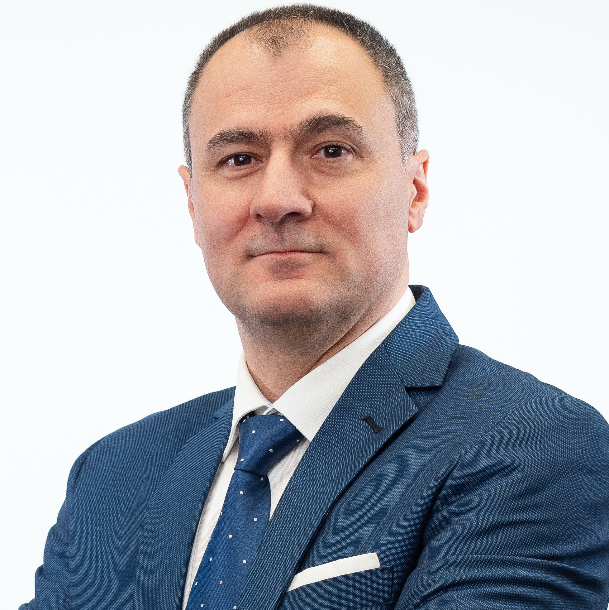 Tabloul modificărilor fiscale valabile din ianuarie: e-Factura devine obligatorie pentru 1,2 milioane de firme, un antreprenor poate deține o singură microîntreprindere, TVA-ul crește de la 9% la 19% pentru accesul la festivaluri, iar impozitarea pentru tichetele de masă se dublează