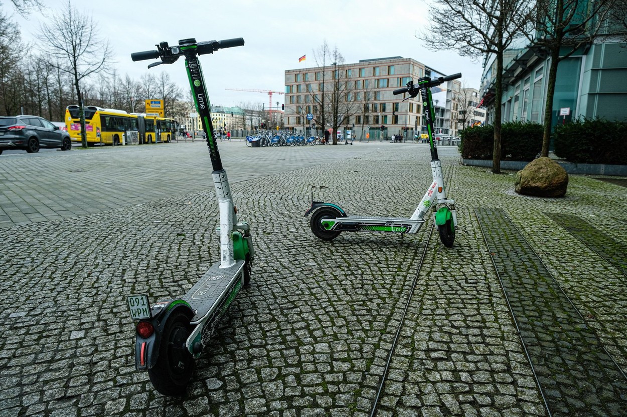 Proiect de lege adoptat de Guvern: Bicicletele și trotinetele electrice vor avea nevoie de RCA