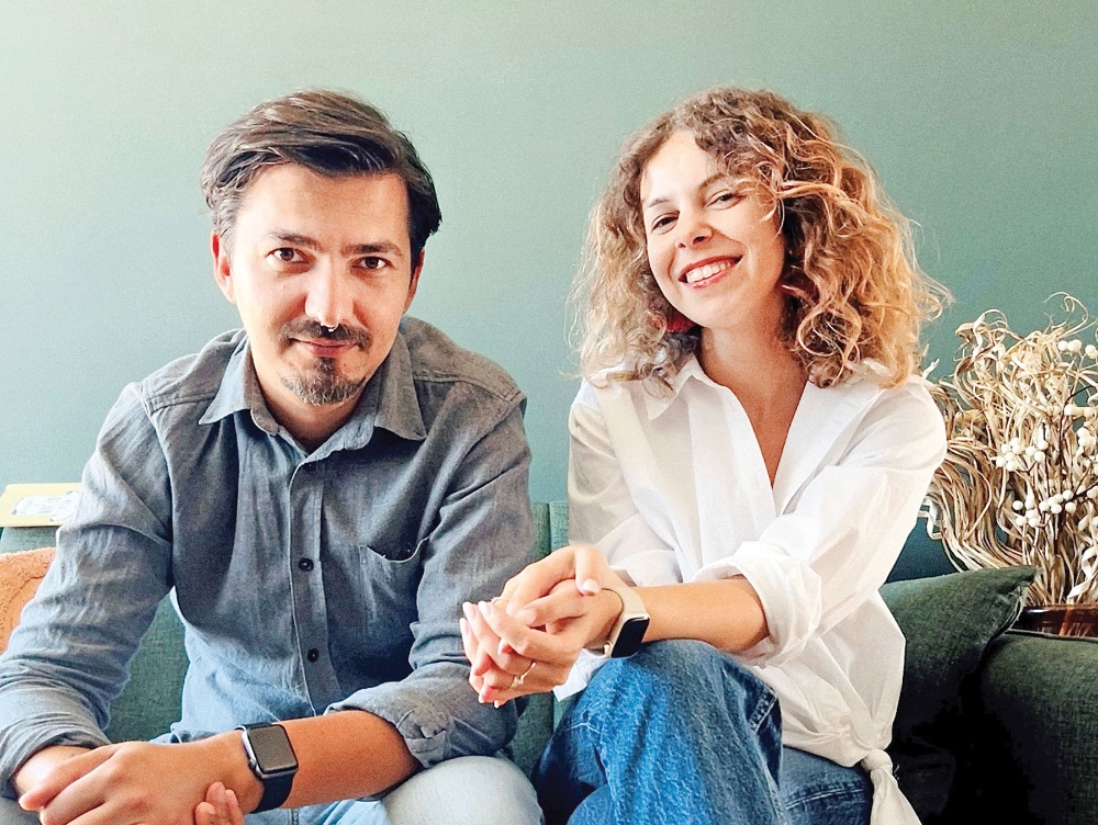 Povestea tinerilor care și-au deschis o firmă unde vând unul dintre cele mai vechi alimente din lume
