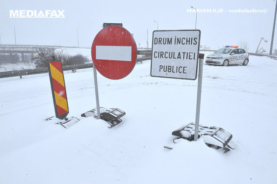 Restricții de trafic și drumuri cu circulație oprită în țară din cauza vremii
