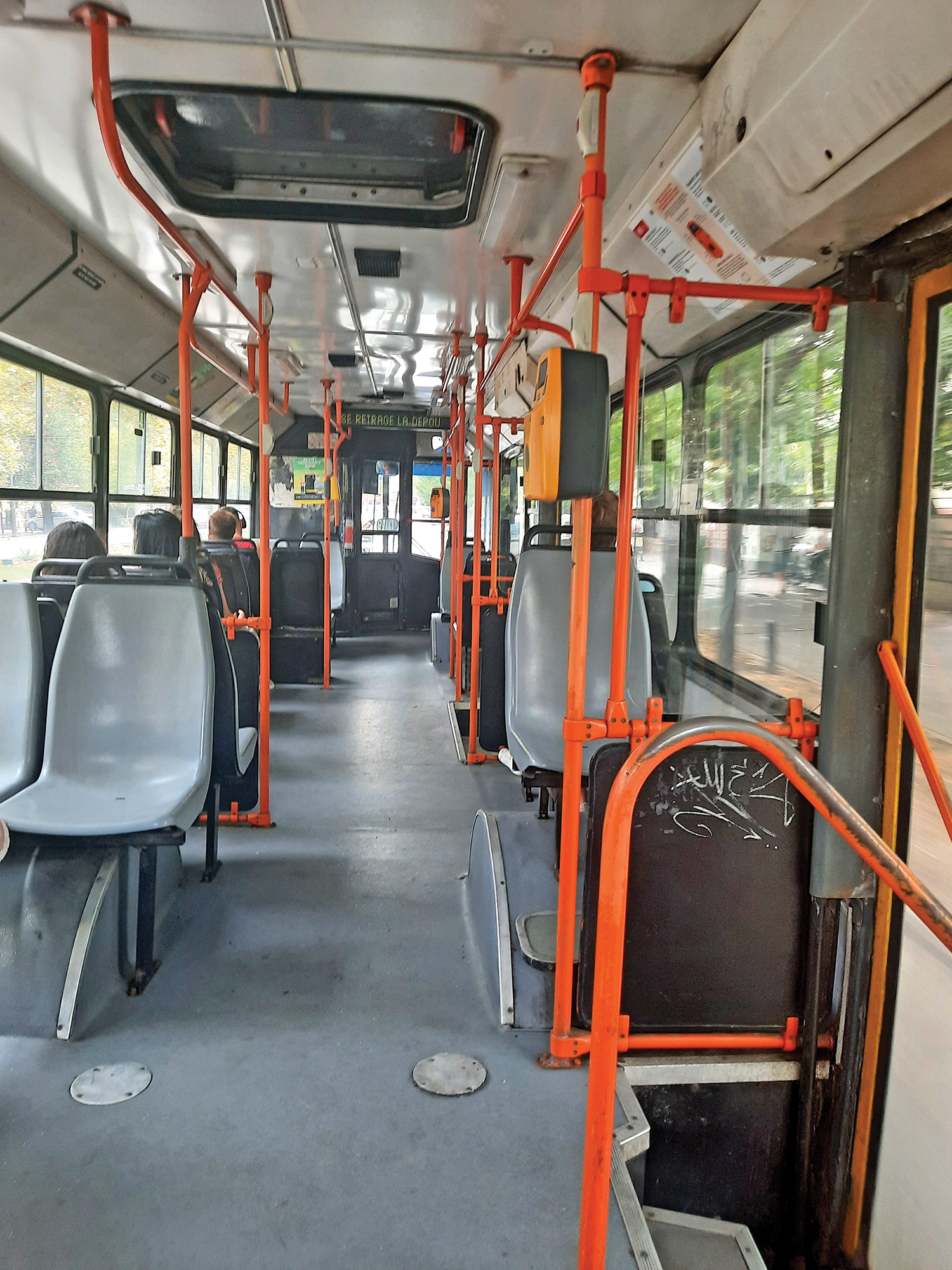 Mai multe tramvaie vor circula deviat de sâmbătă din cauza unei avarii la rețeaua de canalizare
