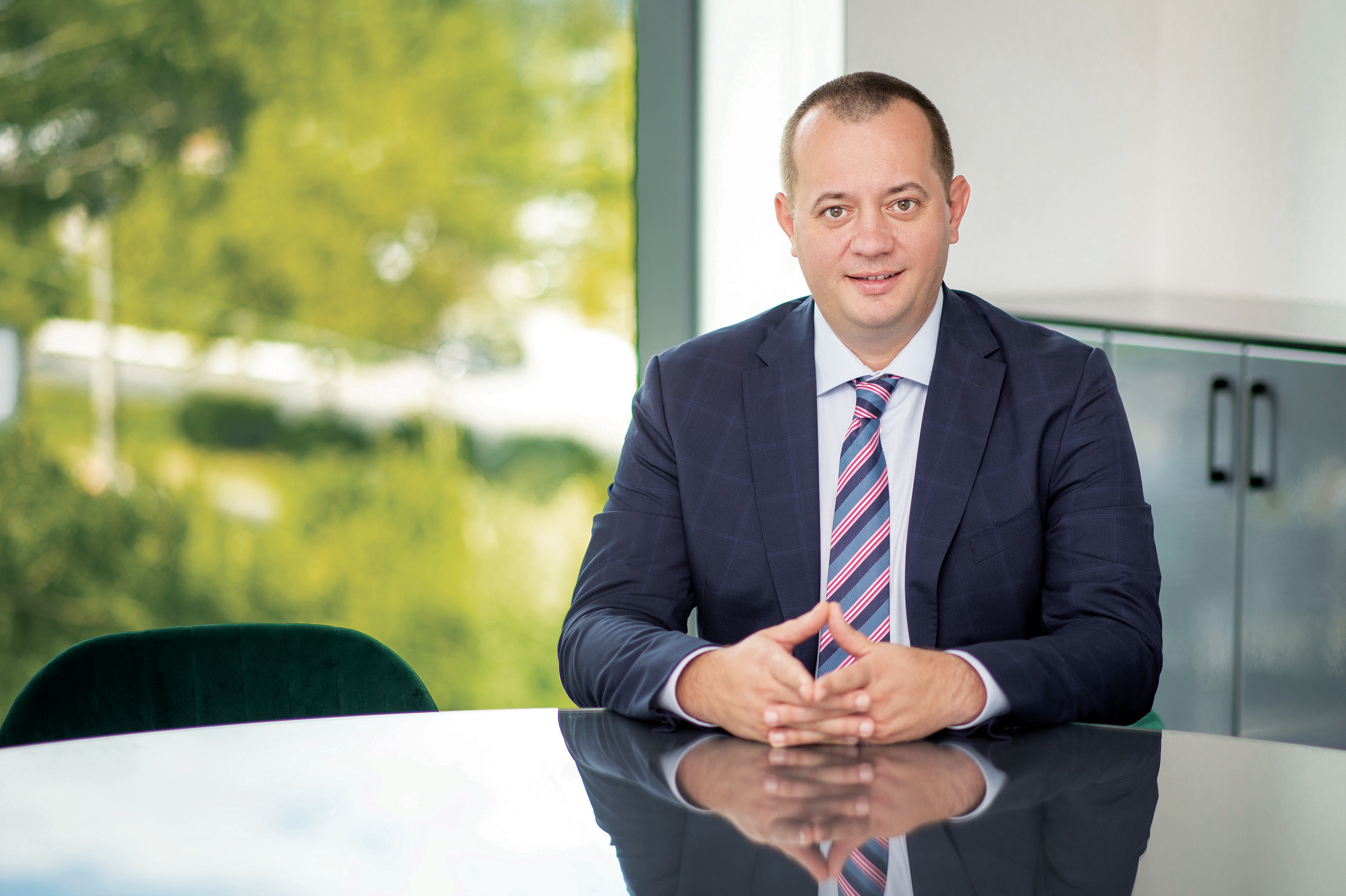 100 Cei mai admirați CEO din România - 25. Bogdan Neacșu, Președinte al Comitetului de Direcție, CEC Bank: În carieră e foarte important să îți alegi modele și să te înconjori de specialiști