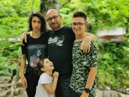 EXCLUSIV VIDEO  Video Povestea de film a lui Radu Turcanu, juniorul român de la Australian Open / Tânărul și-a învins destinul: a fost diagnosticat cu epilepsie, suferă de discromatopsie și evoluează cu ochelari
