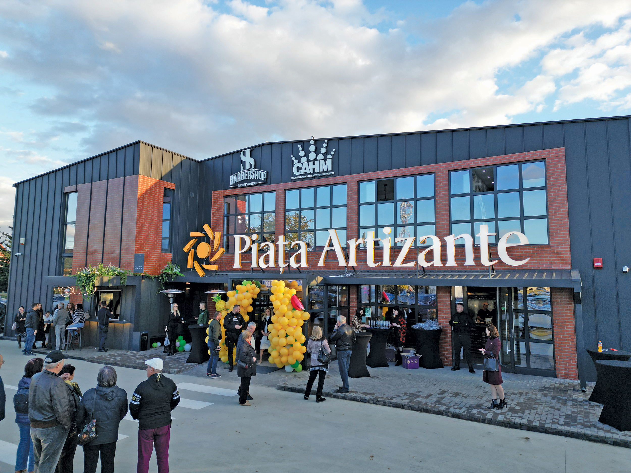 Cum a reinventat un tânăr din România piața tradițională. Acesta se bazează pe mersul fizic în magazine în perioada în care tot mai multă lume preferă să realizeze cumpărăturile online