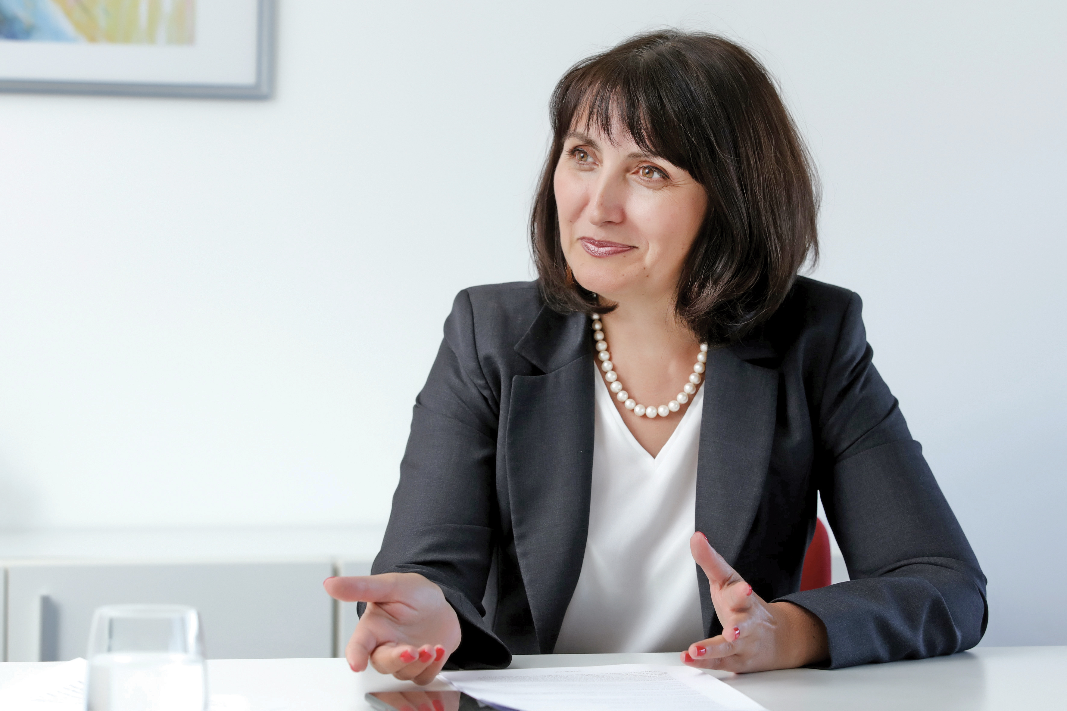 Povestea femeii care a început să lucreze pentru una dintre cele mai mari instituții financiare din Europa după ce a fost selectată din peste 1.500 de candidați din mai multe țări