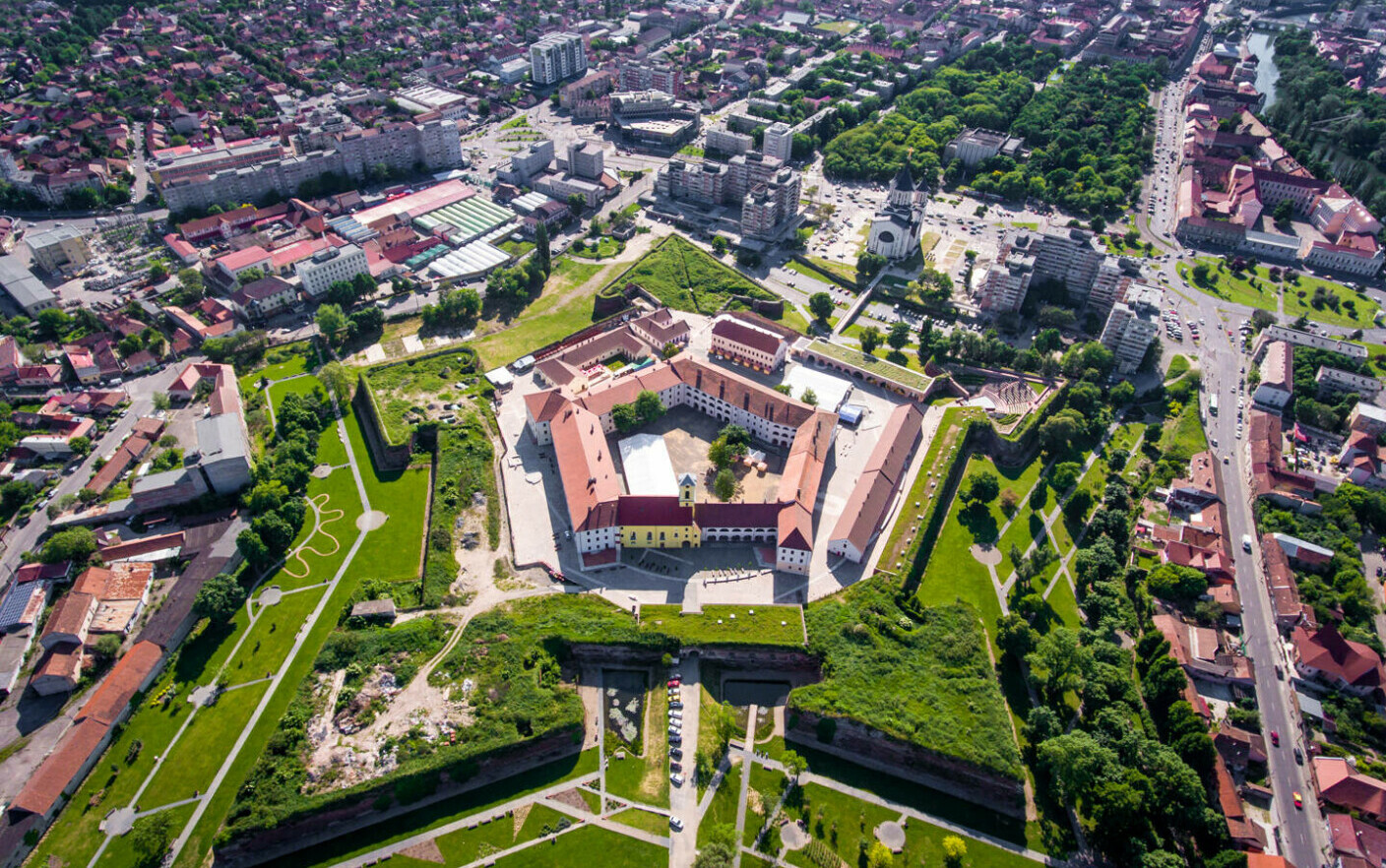 Cetatea din România care este folosită și astăzi. Datorită tunelelor sale secrete a fost de necucerit de-a lungul istoriei