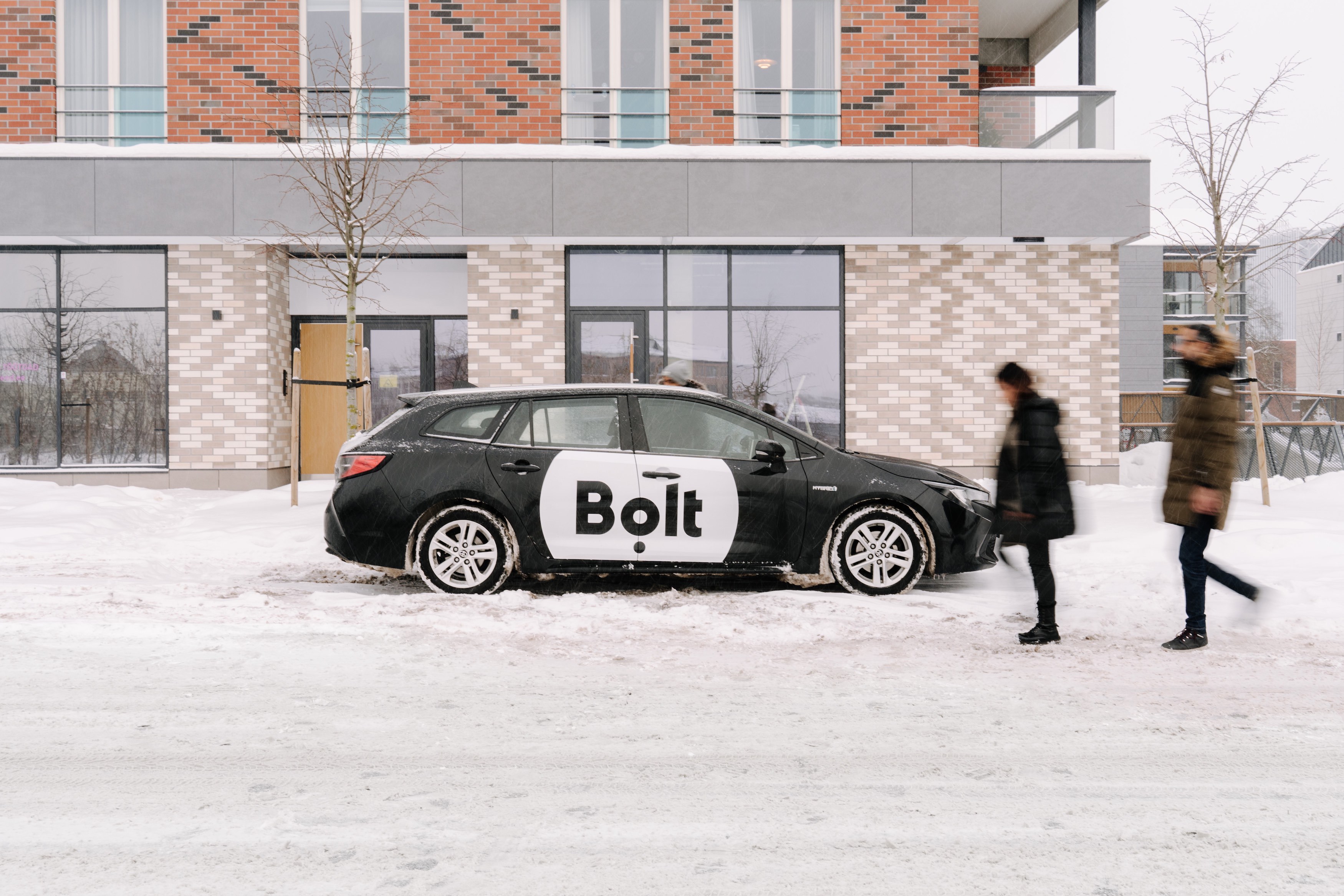Cum se reinventează companiile de ridesharing. Un jucător lansează un serviciu sezonier, destinat pasionaților de sporturi de iarnă care vor să transporte echipamentele pe durata cursei