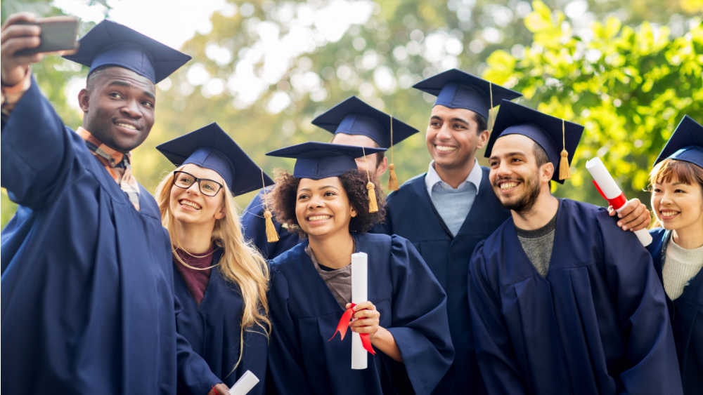 IntegralEdu: Cele mai căutate domenii de studiu de către tinerii români rămân în continuare cele din zona Computer Science și Business. Aproximativ 40% din tinerii interesați de studii în străinătate apelează la testele de orientare profesională